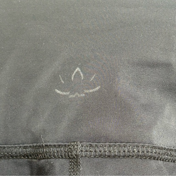 Beyond Yoga Women’s Black High Waist Leggings Size Small Geometric Cutout Detail - Picture 3 of 6